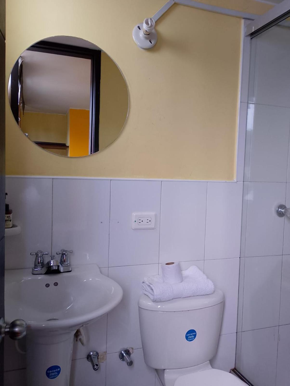 Cerca Al Aeropuerto , Corferias , Embajada Americana , Teusaquillo Hotel 3*